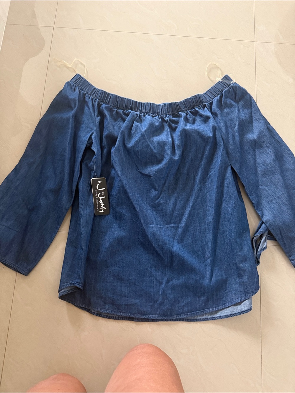 ****Women’s Off-Shoulder Blue Denim Top - Picture 1 of 3
